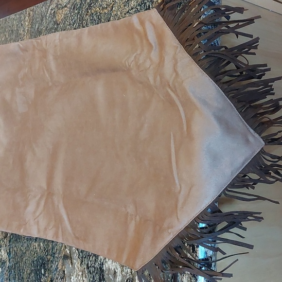 Hiend Accent Laredo table runner - NWT - Picture 4 of 6